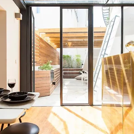 Bica Lux Secret Terrace 2-bedroom ליסבון