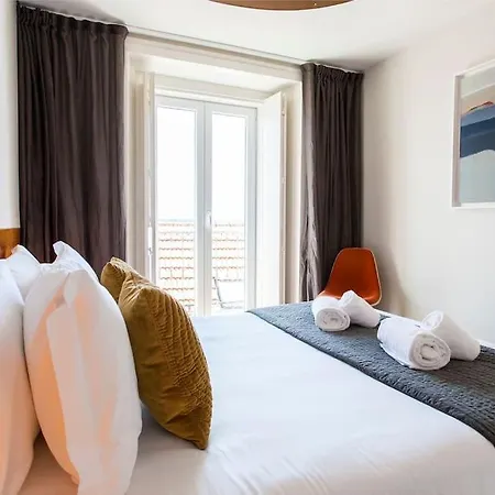 Bica Lux Secret Terrace 2-bedroom * Lissabon