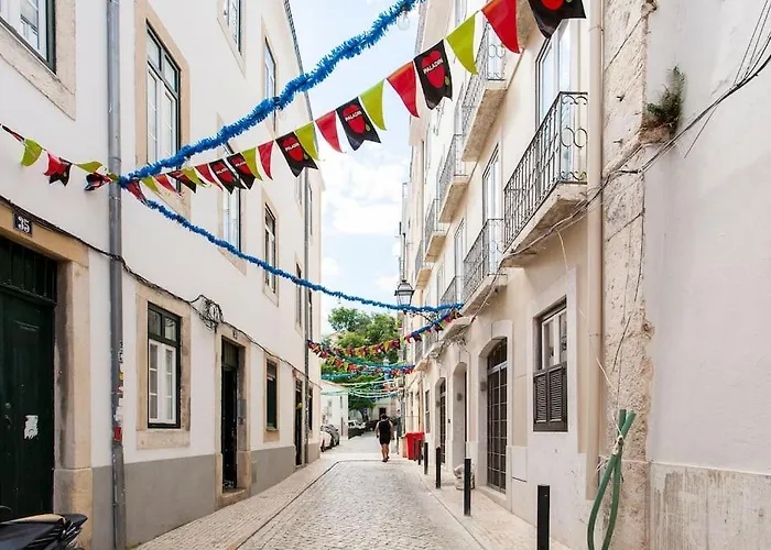 Bica Lux Secret Terrace 2-bedroom * Lisboa