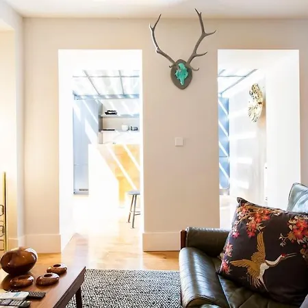 Bica Lux Secret Terrace 2-bedroom Апартаменты *