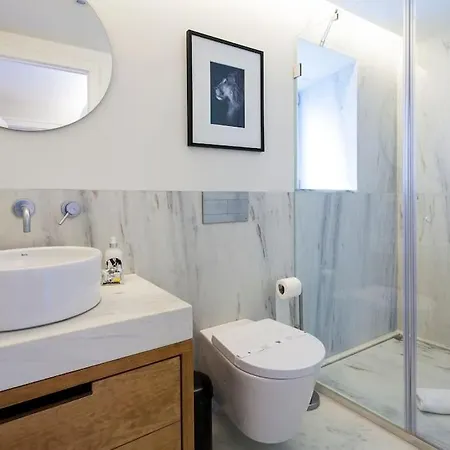 Bica Lux Secret Terrace 2-bedroom Лиссабон
